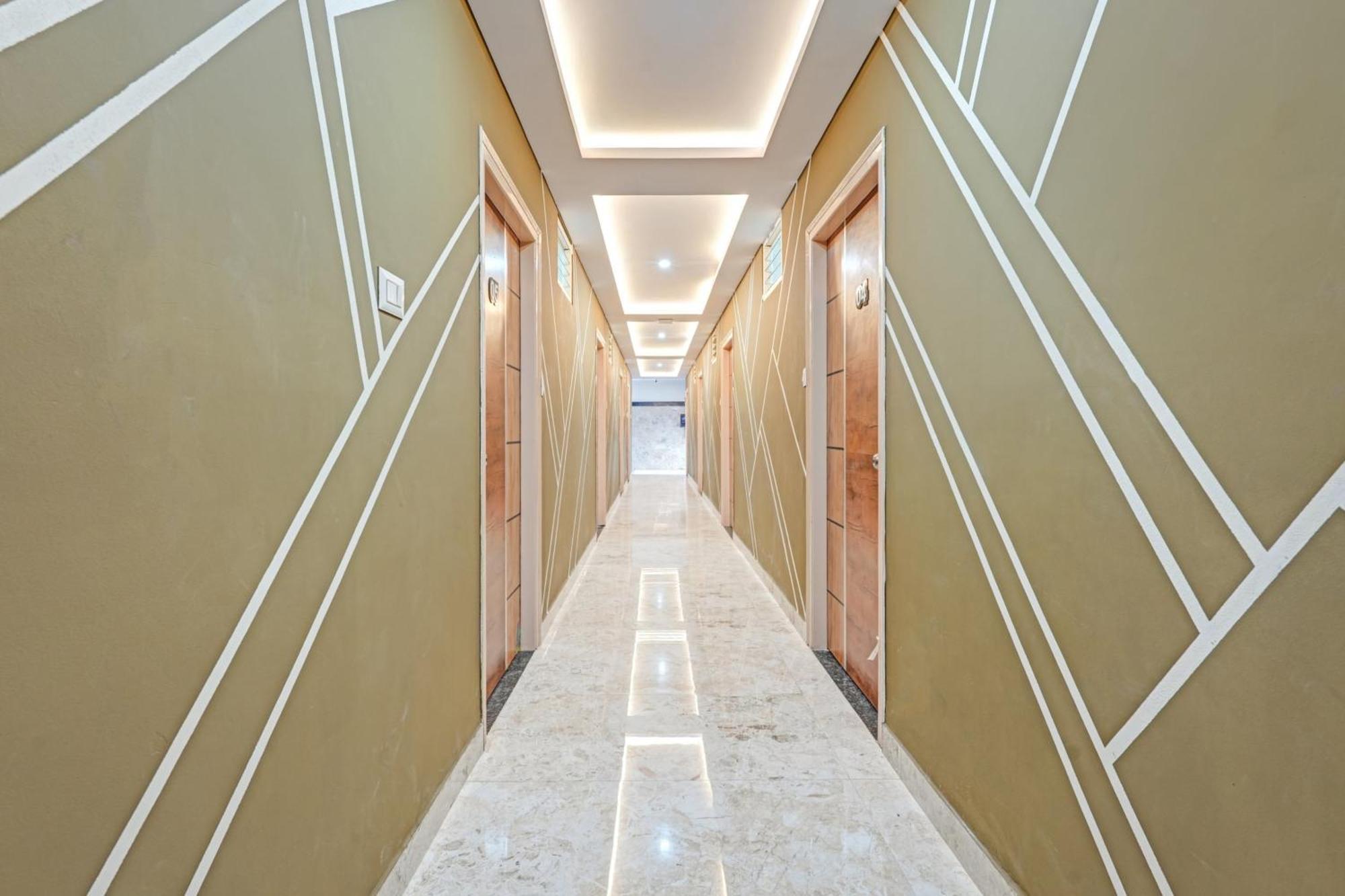 Hotel O Sri Chowdeshwari Boarding And Lodging Tavarikere Εξωτερικό φωτογραφία